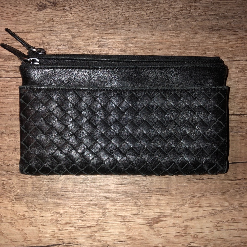Bottega Veneta Intrecciato Wallet in black